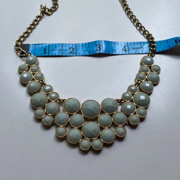 Aldo Seafoam and‎ Gold Statement Necklace Green Gemstone Wedding - Picture 6 of 7